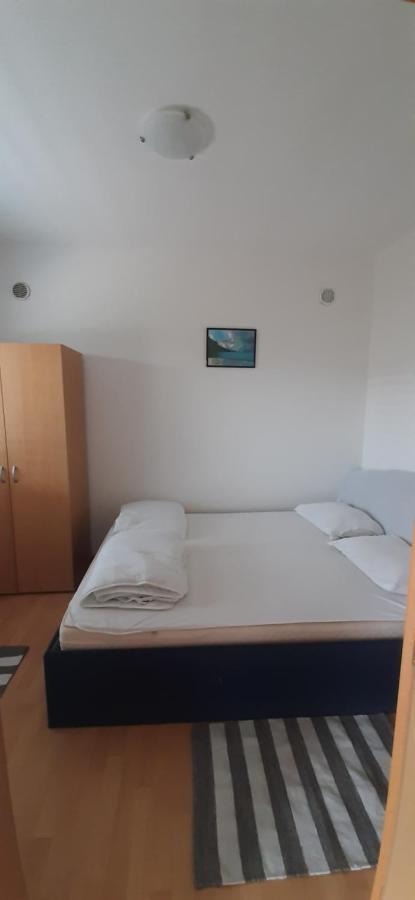 Villa Dobra Family Apartments Vir Bagian luar foto