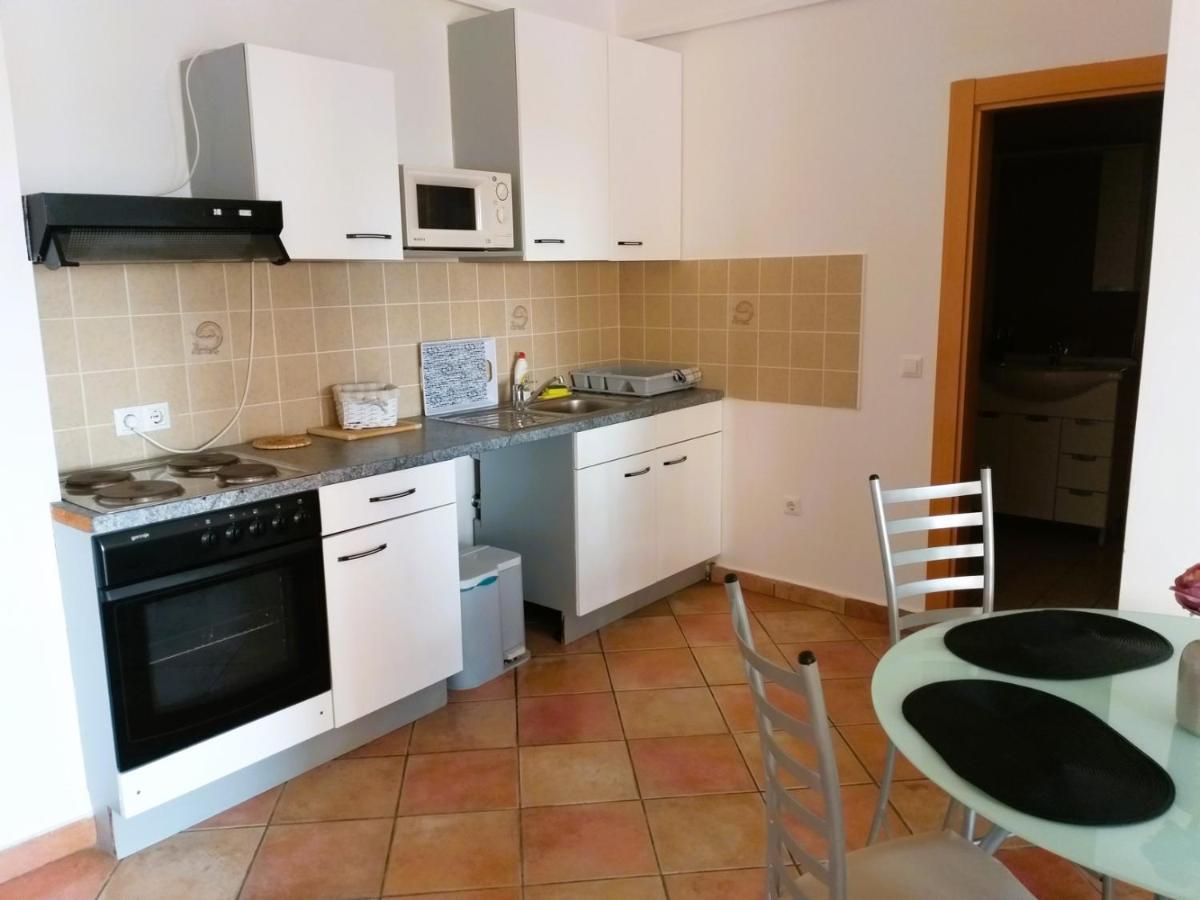 Villa Dobra Family Apartments Vir Bagian luar foto