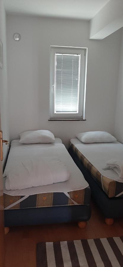 Villa Dobra Family Apartments Vir Bagian luar foto