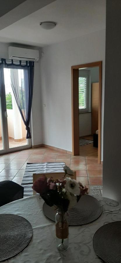 Villa Dobra Family Apartments Vir Bagian luar foto